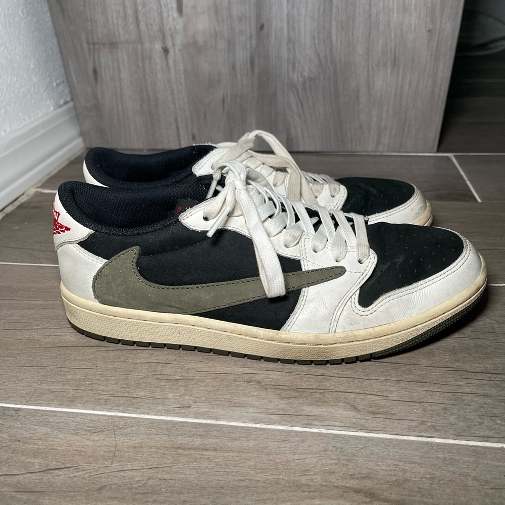 Travis Scott Air Jordan 1 Retro ‘Olive’